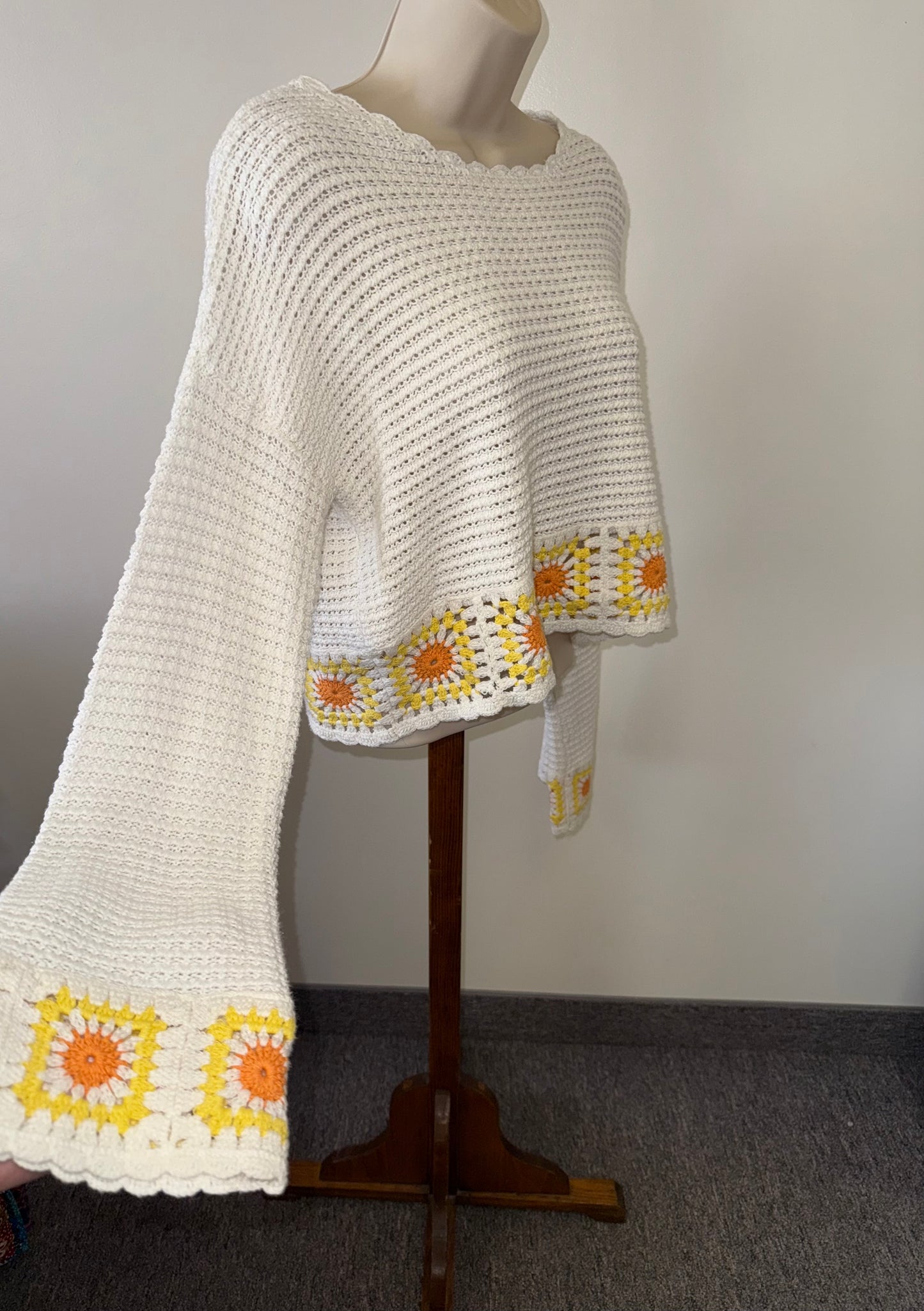 Sincerely Jules (XL) White Crochet Knit Cropped Sweater