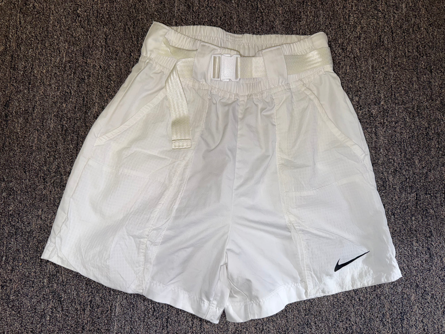 Nike (XS) White Woven Belted Loose Fit Shorts