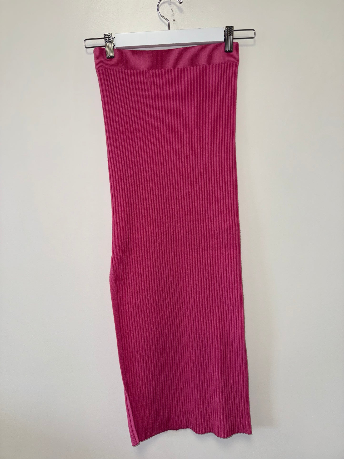 Princess Polly (XS/S) Hot Pink Ribbed Maxi Skirt with Slit