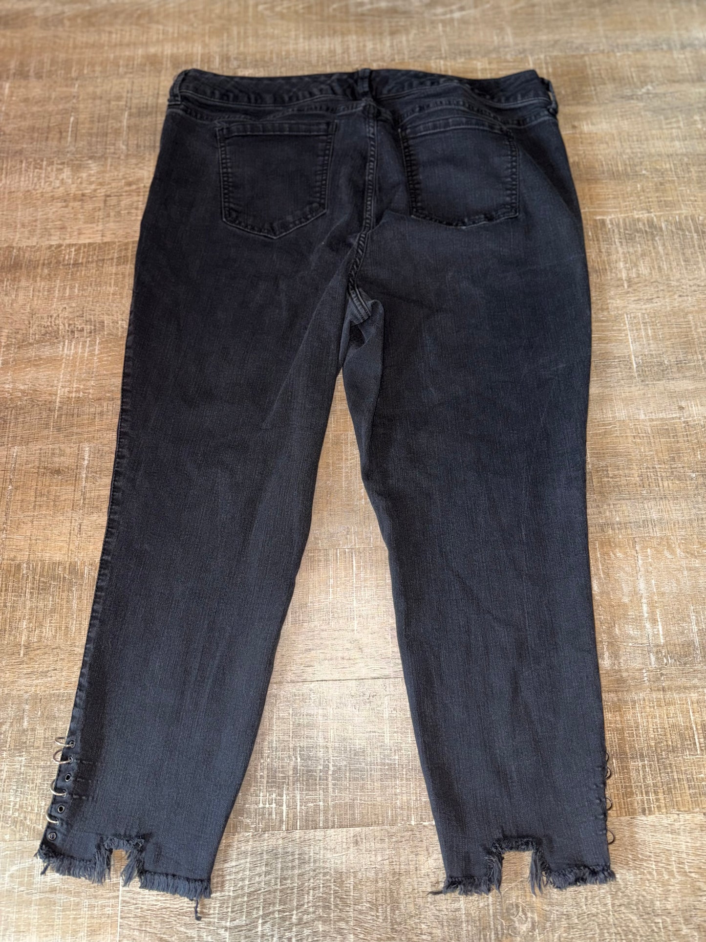 Torrid (20) Black Distressed Denim Cropped Jeans with Silver Chain
