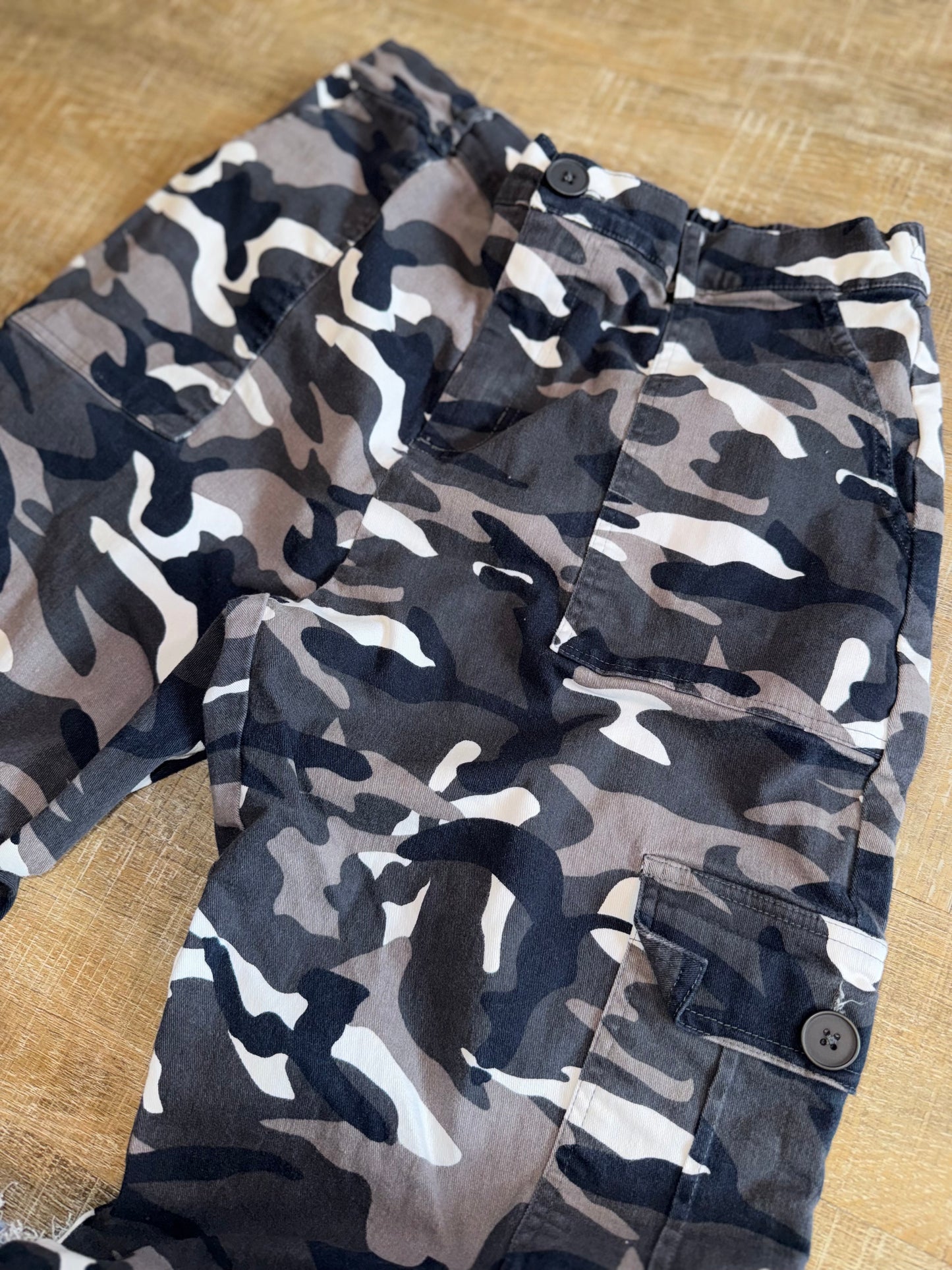 Lepunuo (XL) Black/White/Grey Camo Pattern Cargo Pants