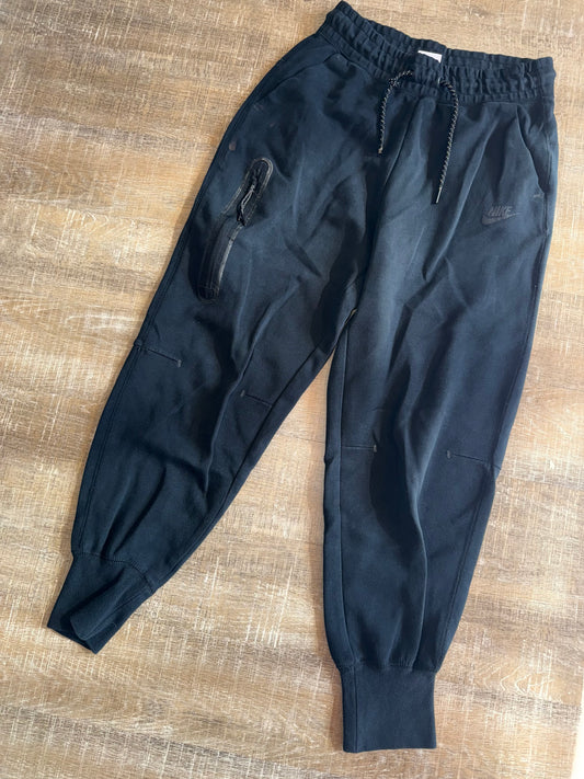 Nike (Large) Black Jogger Sweatpants with Zipped Pocket on Leg