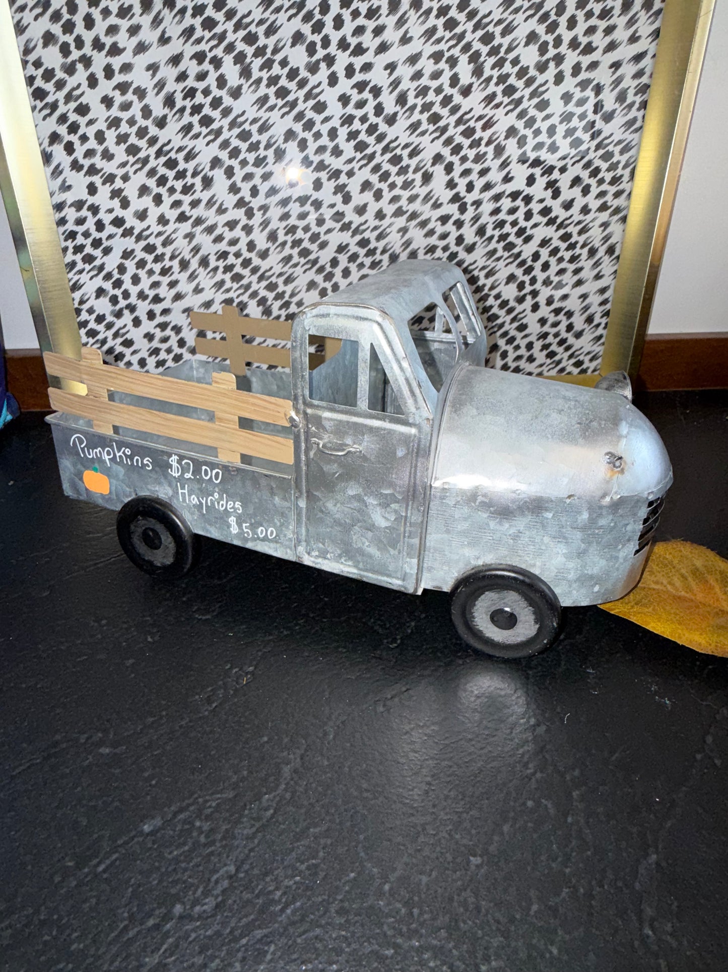 Metal Farm Truck Decor