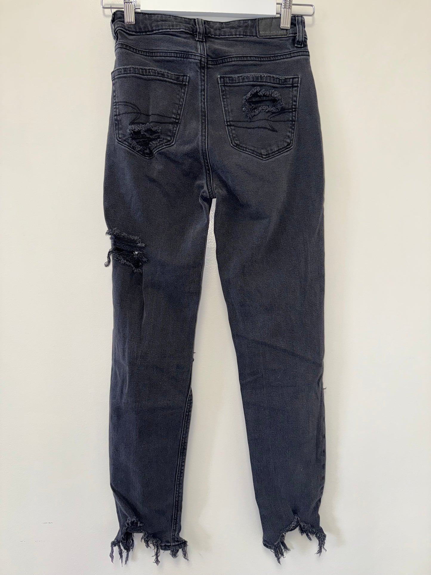 American Eagle (0 Long) Black Denim Strigid Mom Jeans