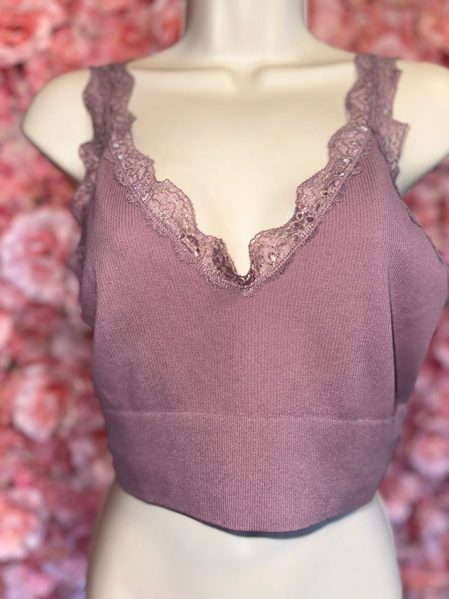 Bozzolo (M/L) Purple Ribbed V-Neck Bra with Lace Straps//Trim