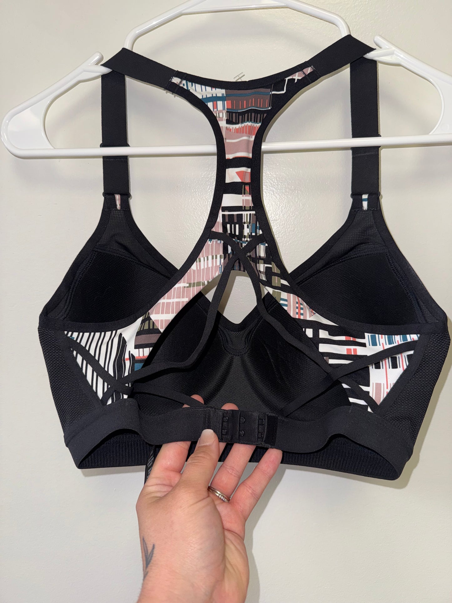 Victoria's Sport (32DD) Incredible By Victoria's Secret Pattern Bra