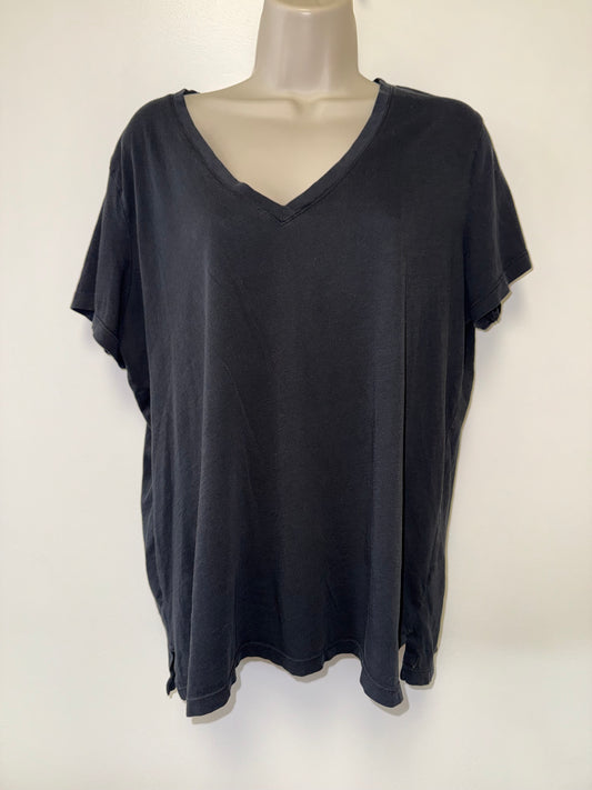 Victoria's Secret (XL) Black V-Neck Short Sleeve Tee