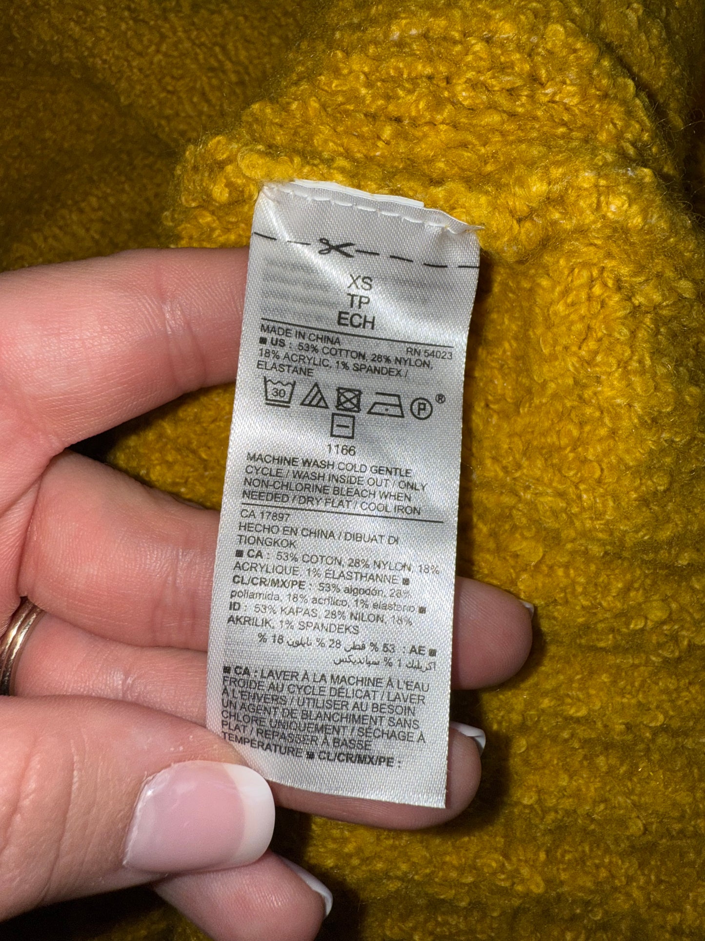 NWT Old Navy (XS) Brand New Yellow Soft Knit Sweater