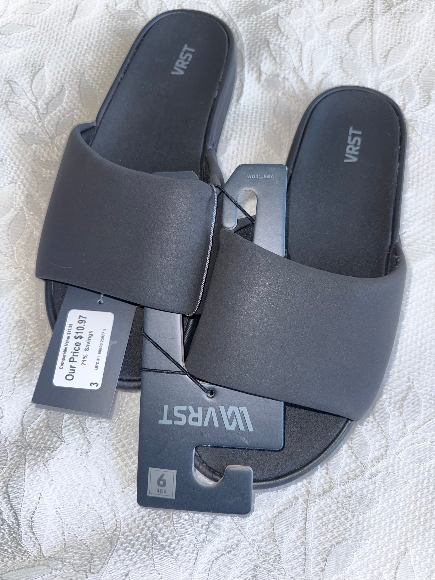 NWT VRST (9) Brand New Grey Slip on Sandals