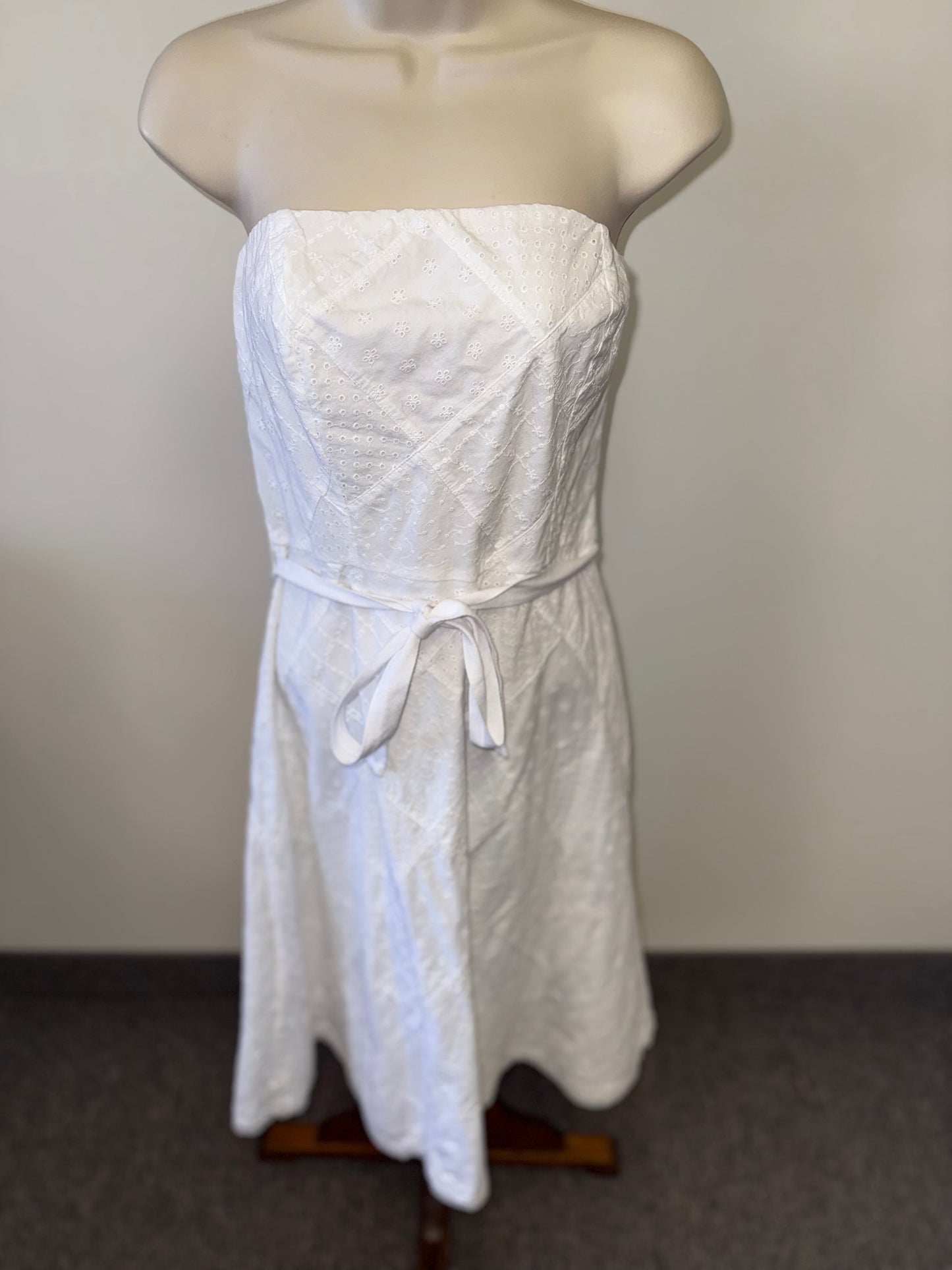 American Eagle (12) White Pointelle Detail Pattern Strapless Dress