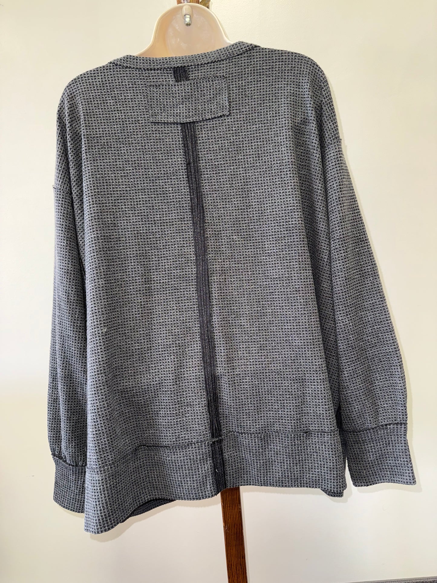 Andree By Unit (2X) Dark Grey Waffle Knit Long Sleeve Top
