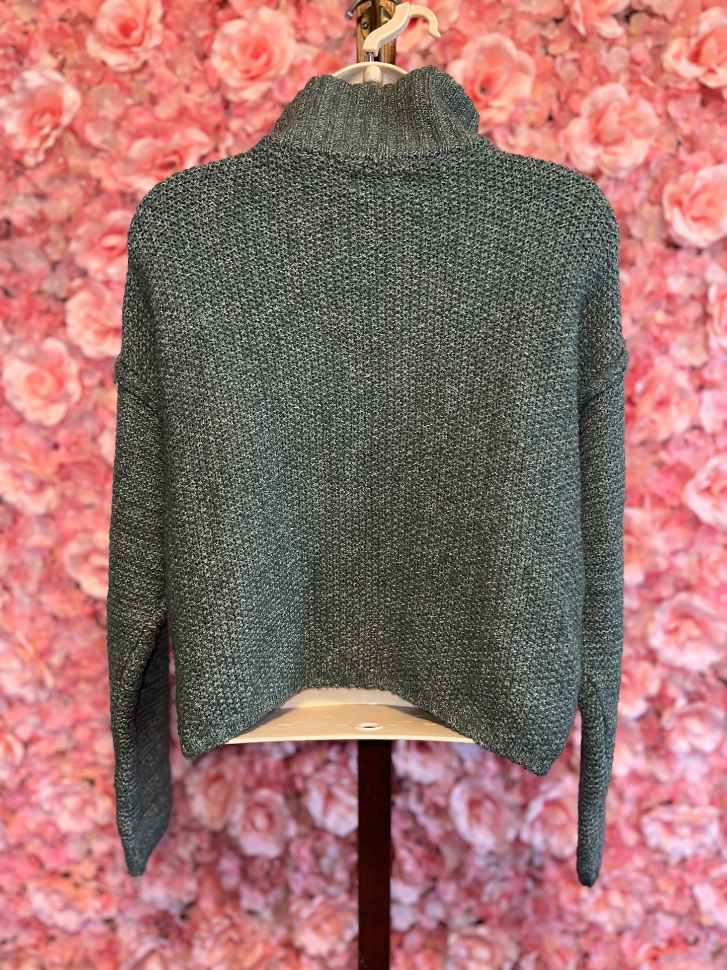 Universal Threads (Small) Green Knit 3/4 Zip Up Cropped Sweater