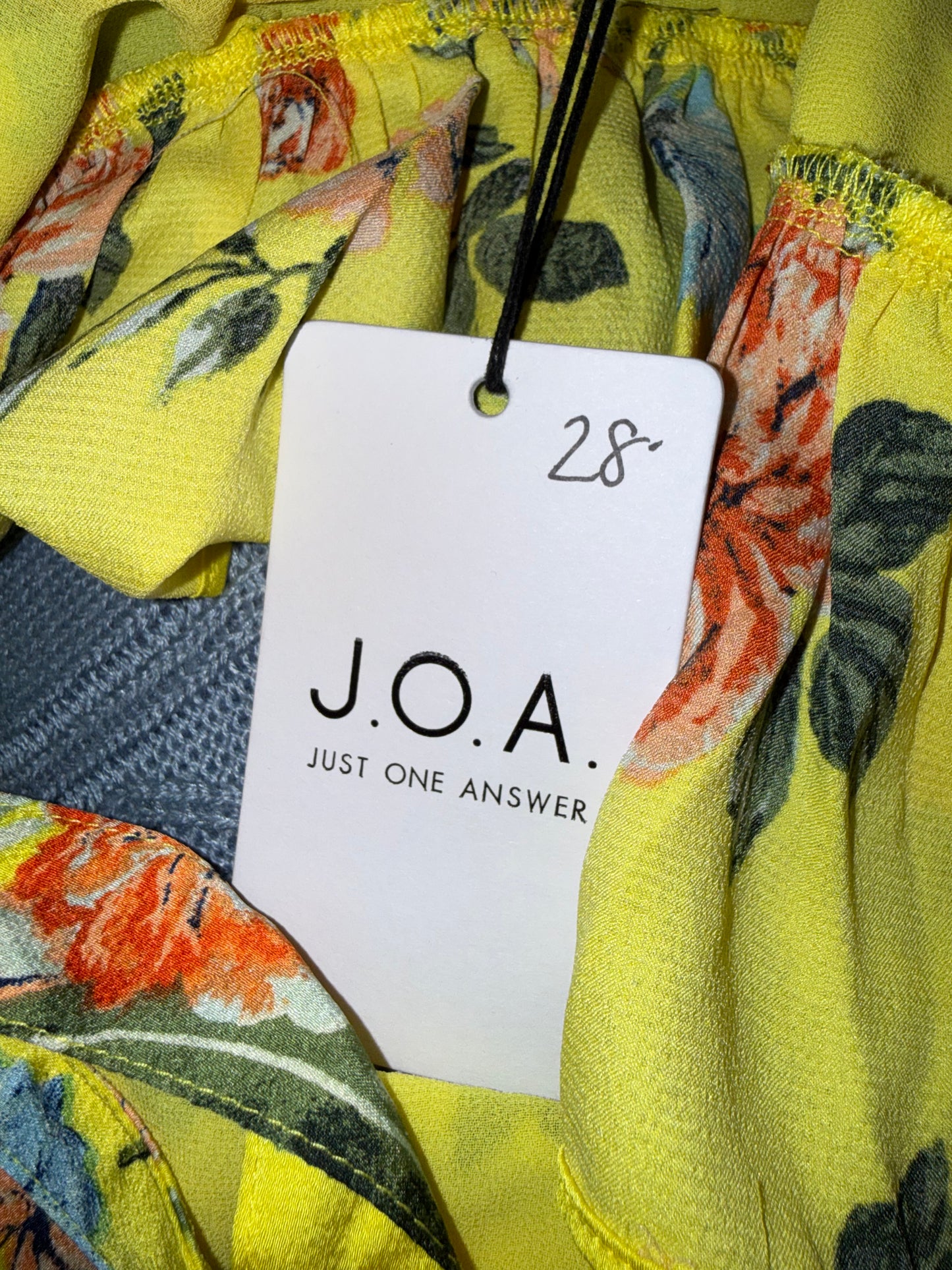 NWT J.O.A (Medium) Brand New Yellow Floral Tied Front Cropped Tank Top