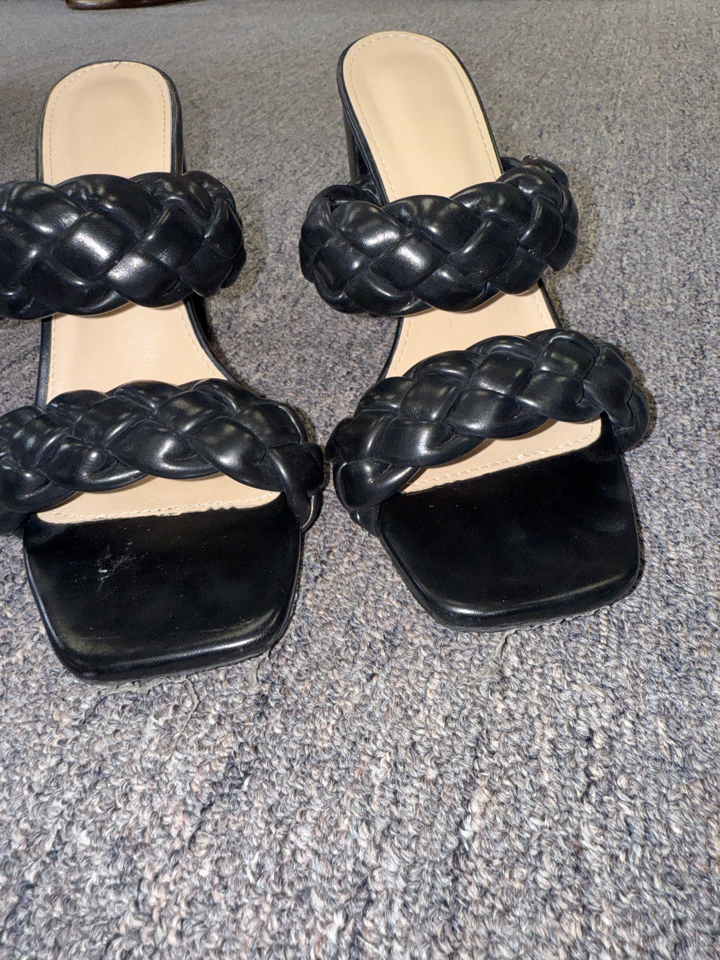 (40) Black Slip On Chunky Heel with Double Knotted Straps