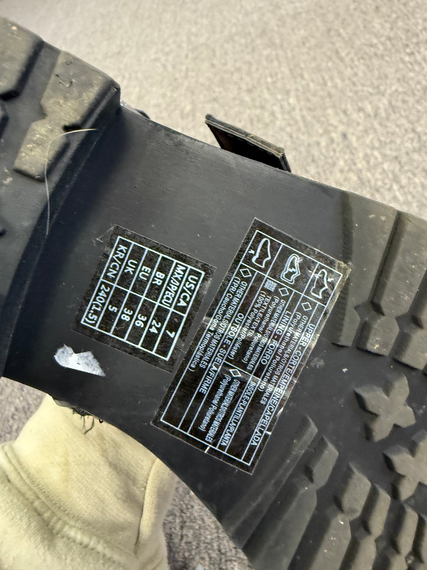 Forever 21 (7) Black//Silver Combat Boots