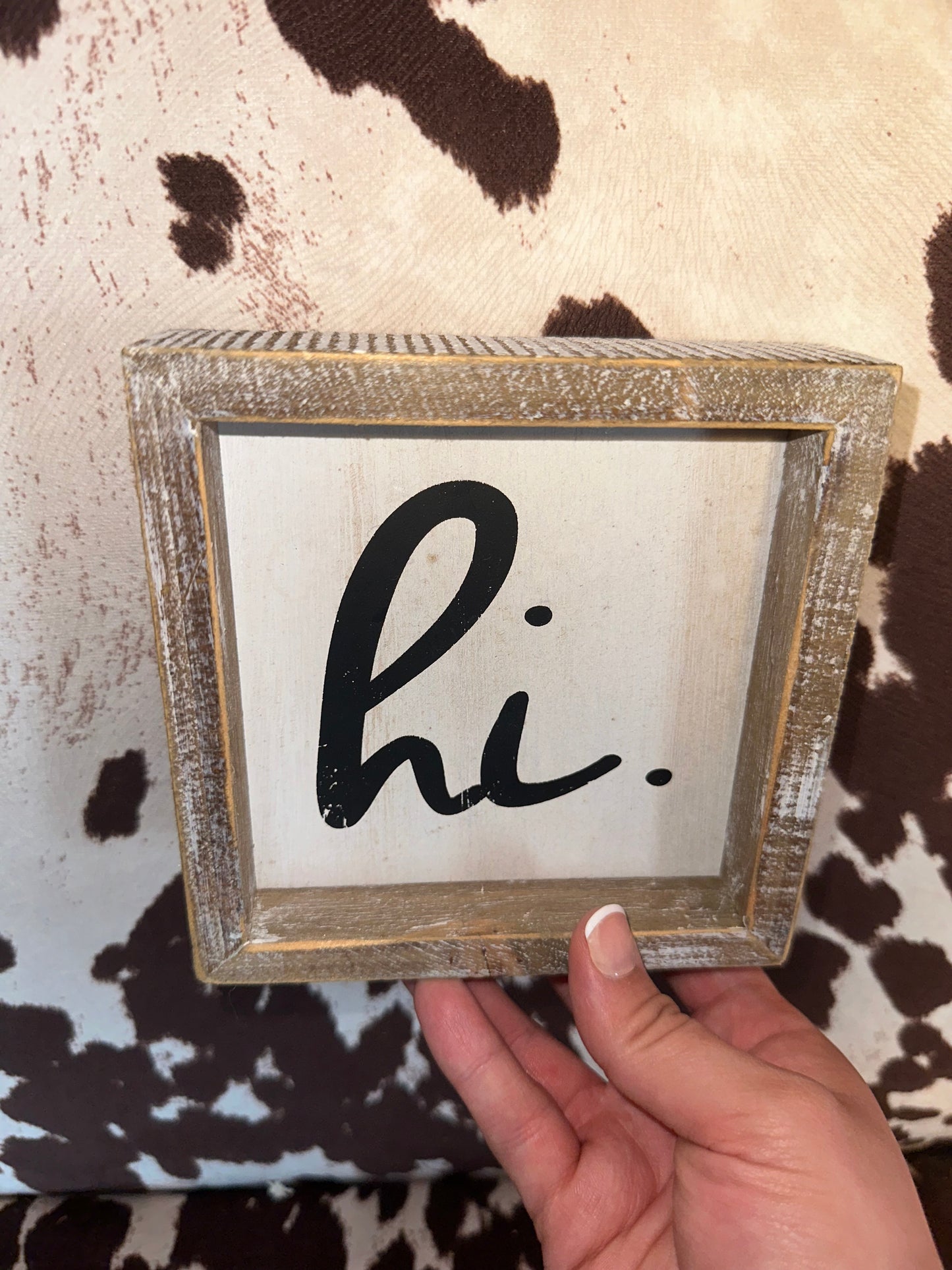 Adams & Co Home Decor "Hi" Neutral Farmhouse Wooden Sign