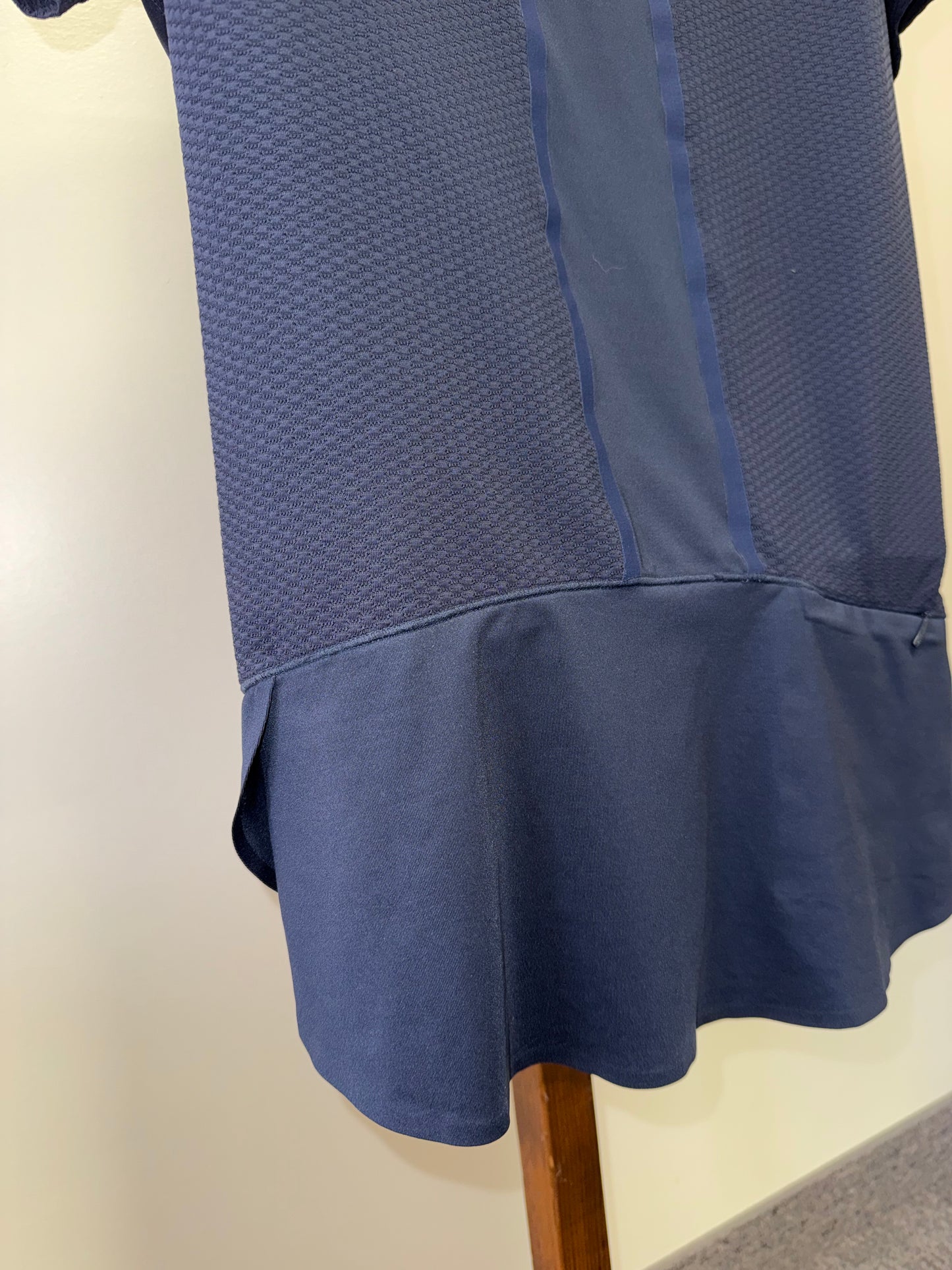 Athleta (Medium) Navy Blue Scoop Neck Tee with Mesh Detailing