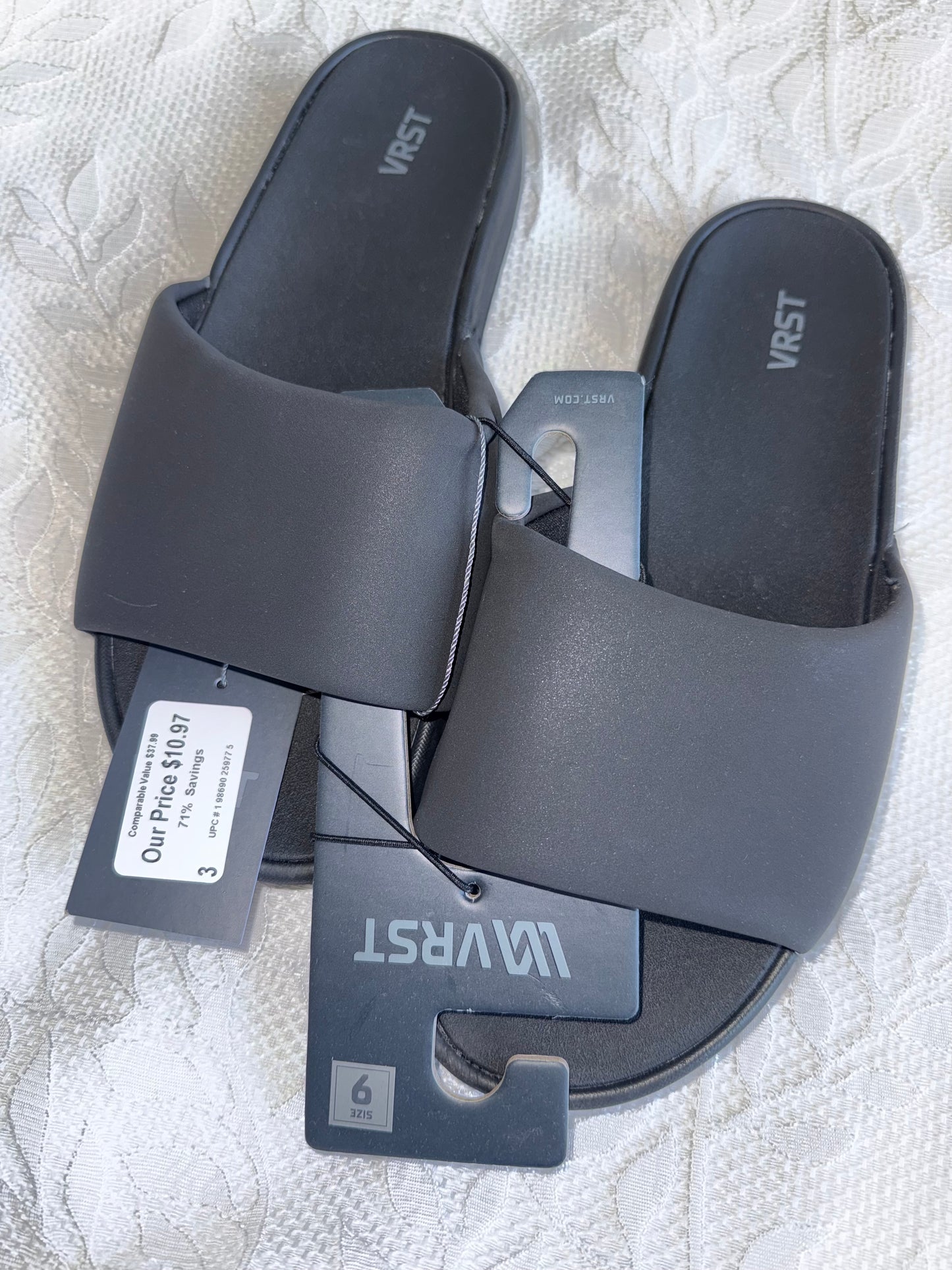 NWT VRST (9) Brand New Grey Slip on Sandals