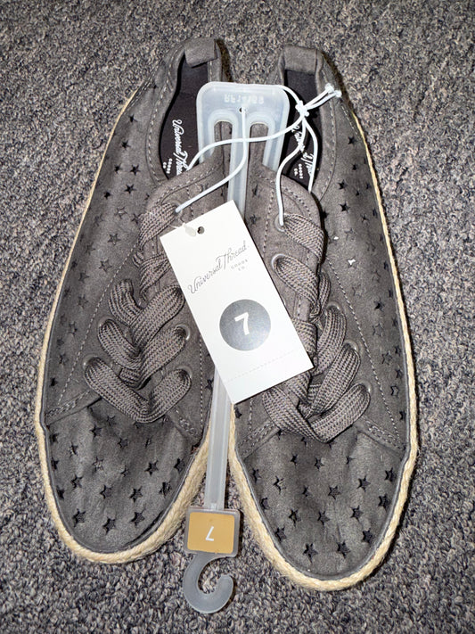 NWT Universal Threads (7) Brand New Grey Star Pattern Sneakers with Woven Soles