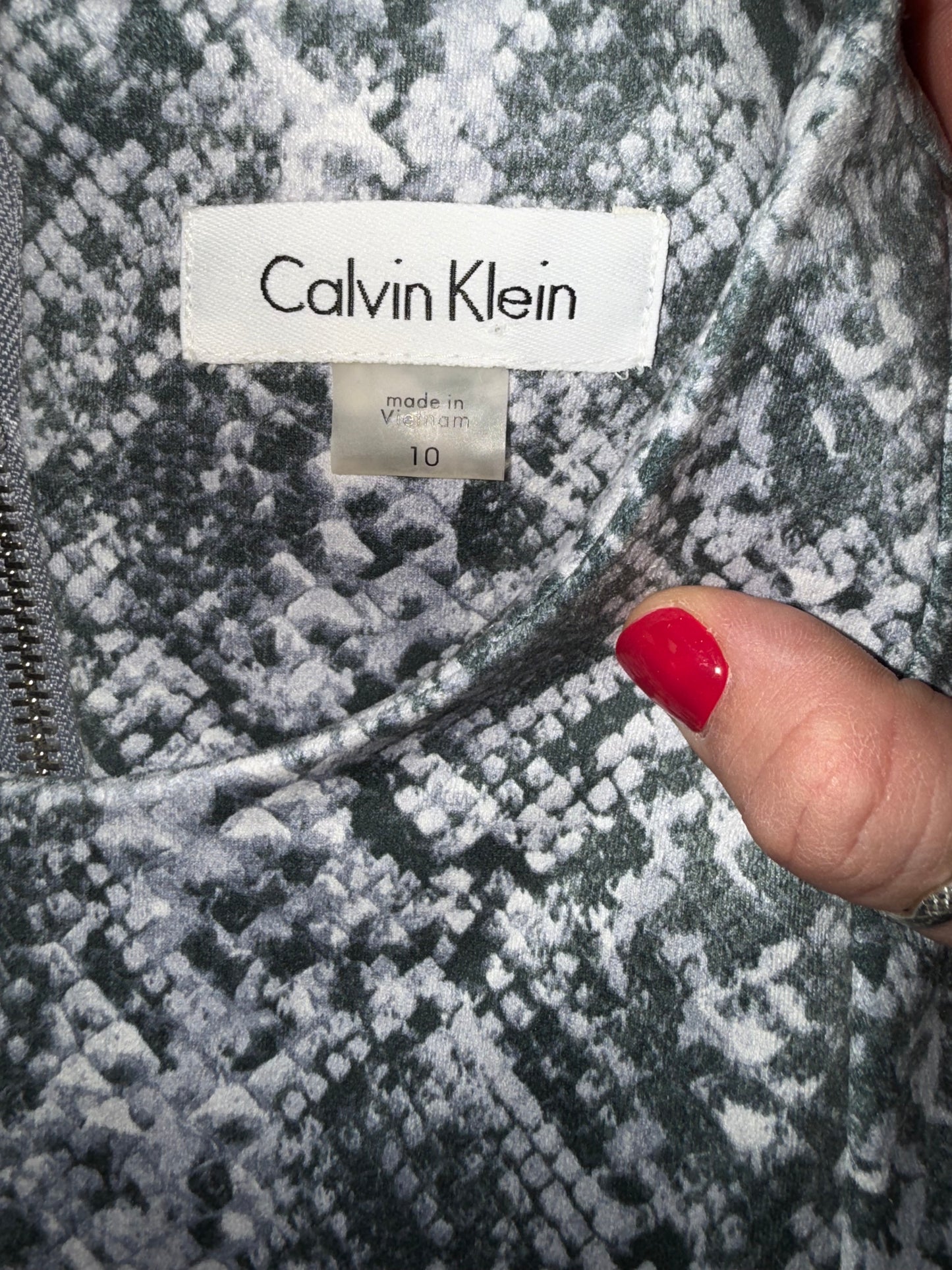 Calvin Klein (10) Snake Pattern Formal Dress