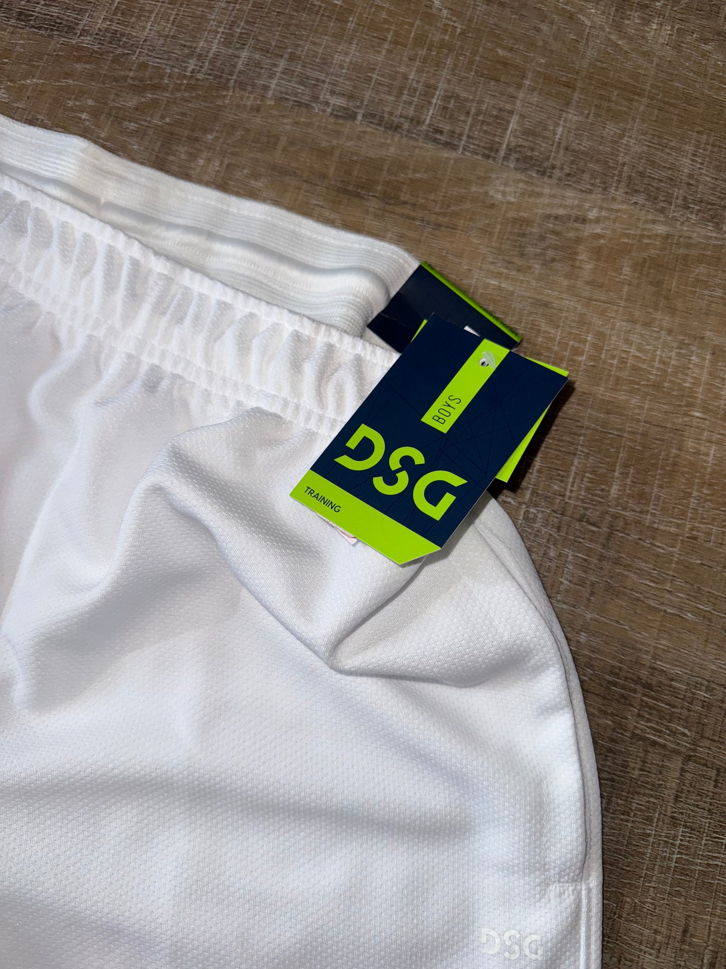 NWT DSG (Boys XL) Brand New White Training Athletic Fit Mesh Shorts