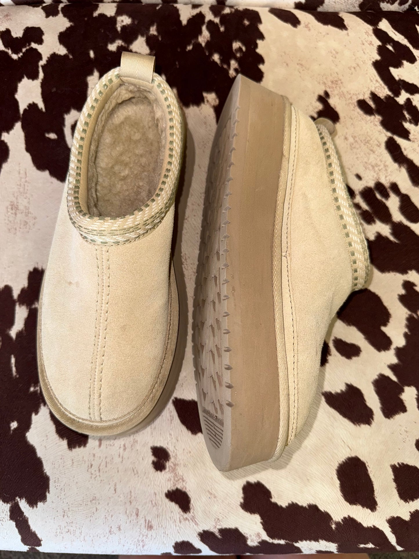 Koolaburra  by Ugg (7) Slip On Boots with Thicker Sole