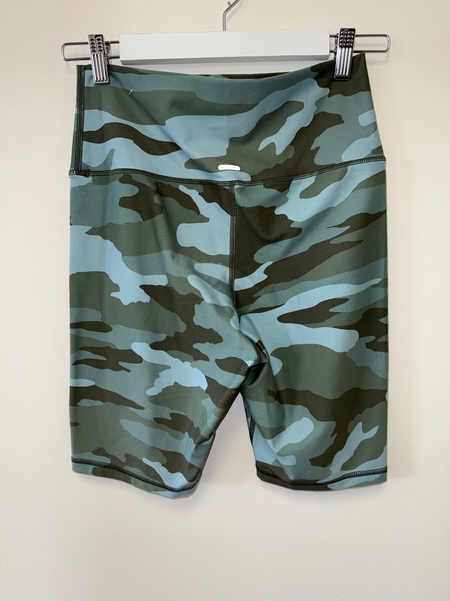 Aerie (Large) Green/Blue Camo Pattern Biker Shorts