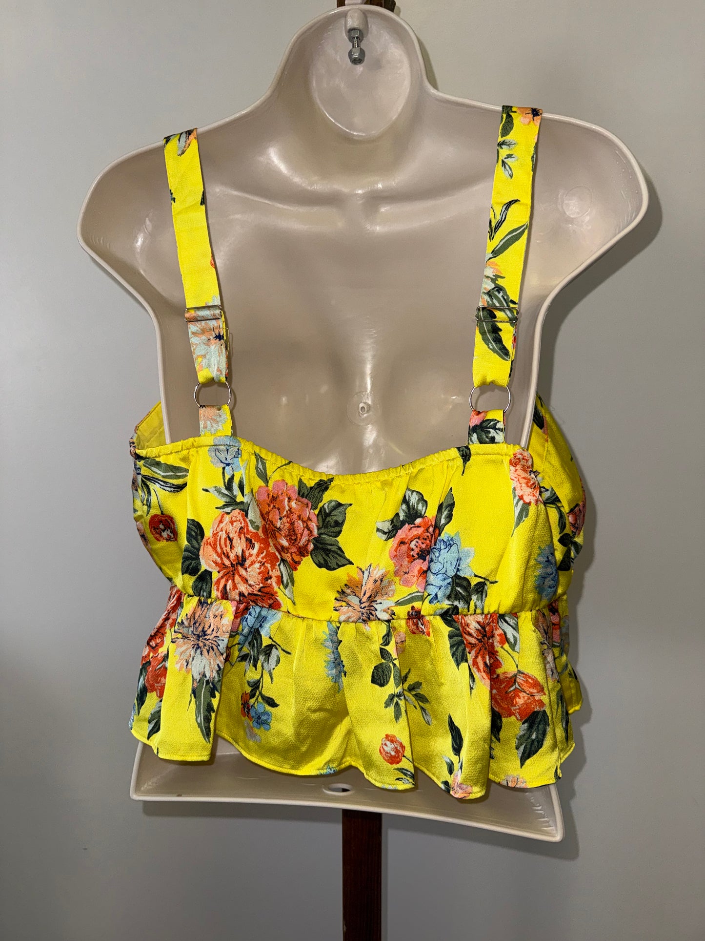NWT J.O.A (Medium) Brand New Yellow Floral Tied Front Cropped Tank Top