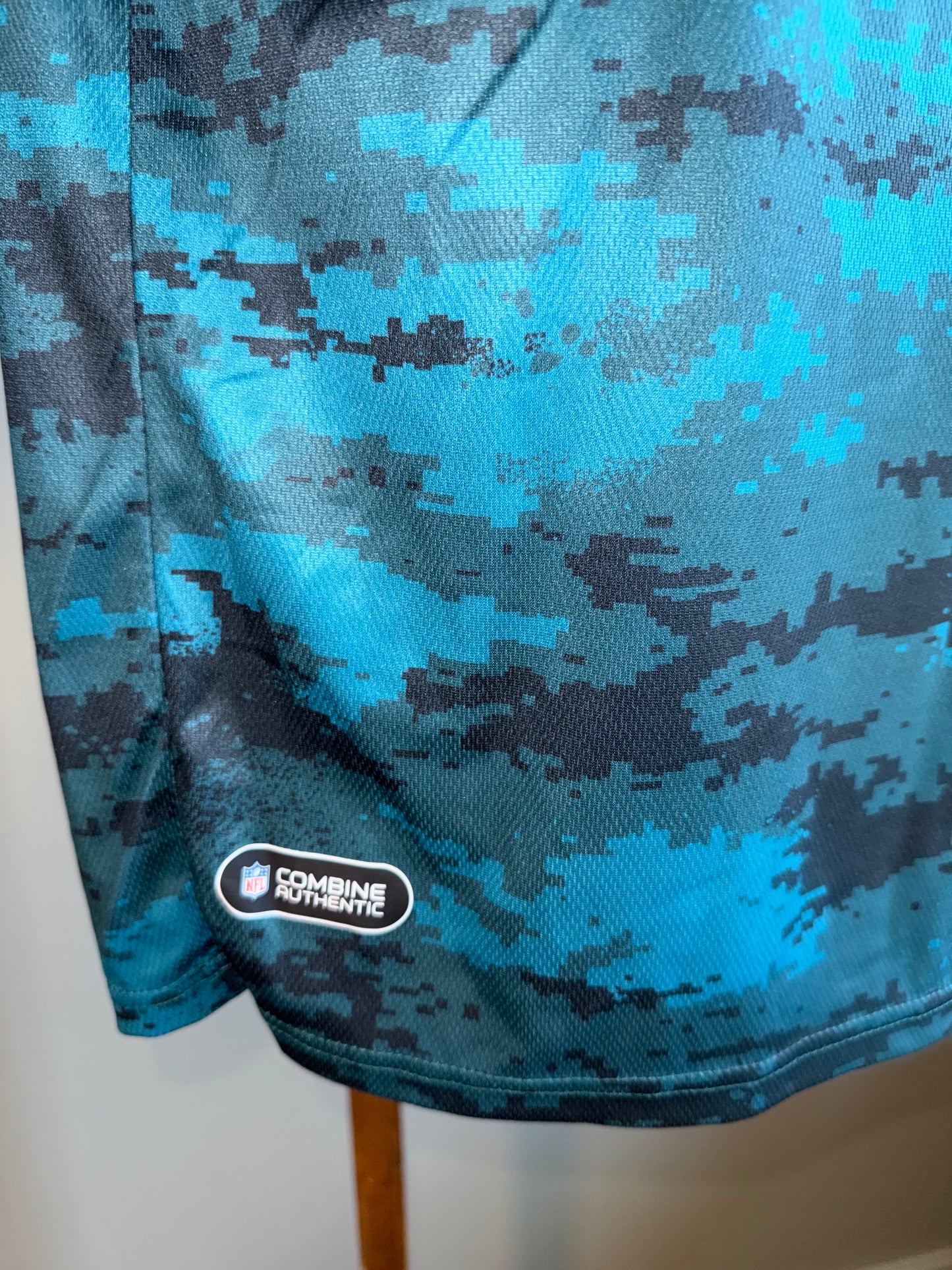 NFL Team Apparel (Large) Brand New Eagles Camo Top