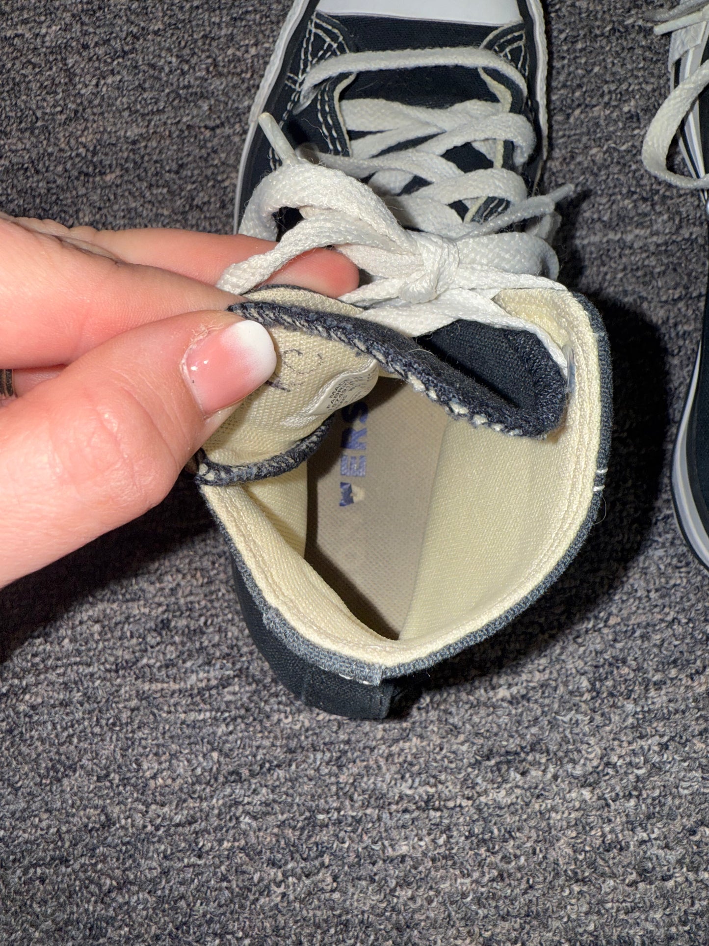 Converse (Womens 5//Mens 3) Black HighTop Laced Up Sneakers