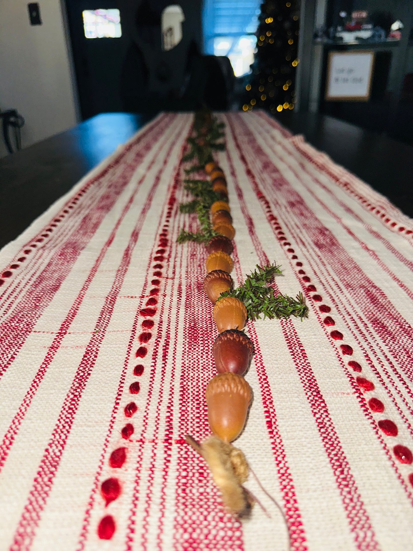 Acorn Artificial Pine Garland