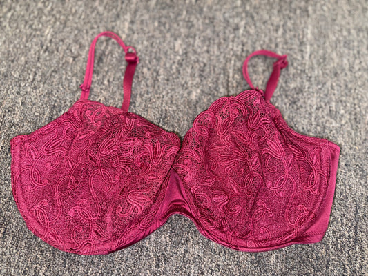 Victoria's Secret (36DD) Vintage Burgundy Lace Bra