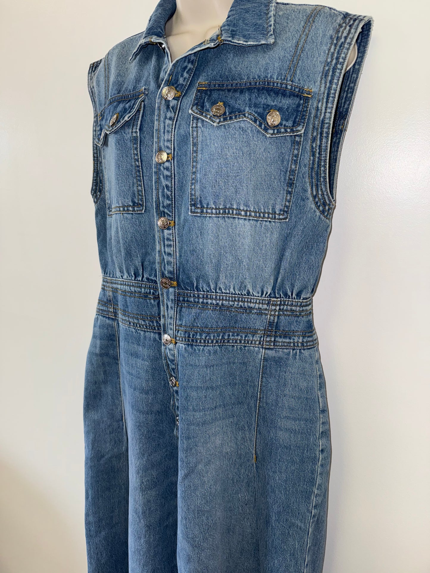 Bluivy (Large) Blue Jean Sleeveless Buttoned Wide Leg Denim Jumpsuit