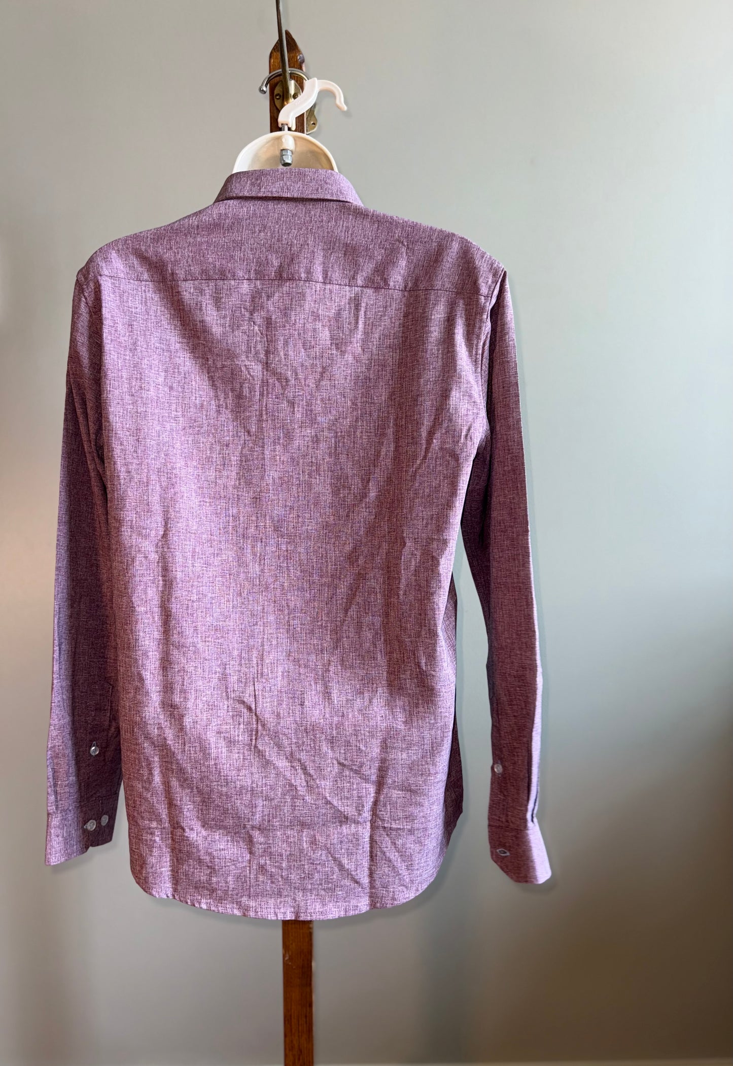 NWT Tailorbyrd (Large) Brand New Burgundy SPF 30 Button Up