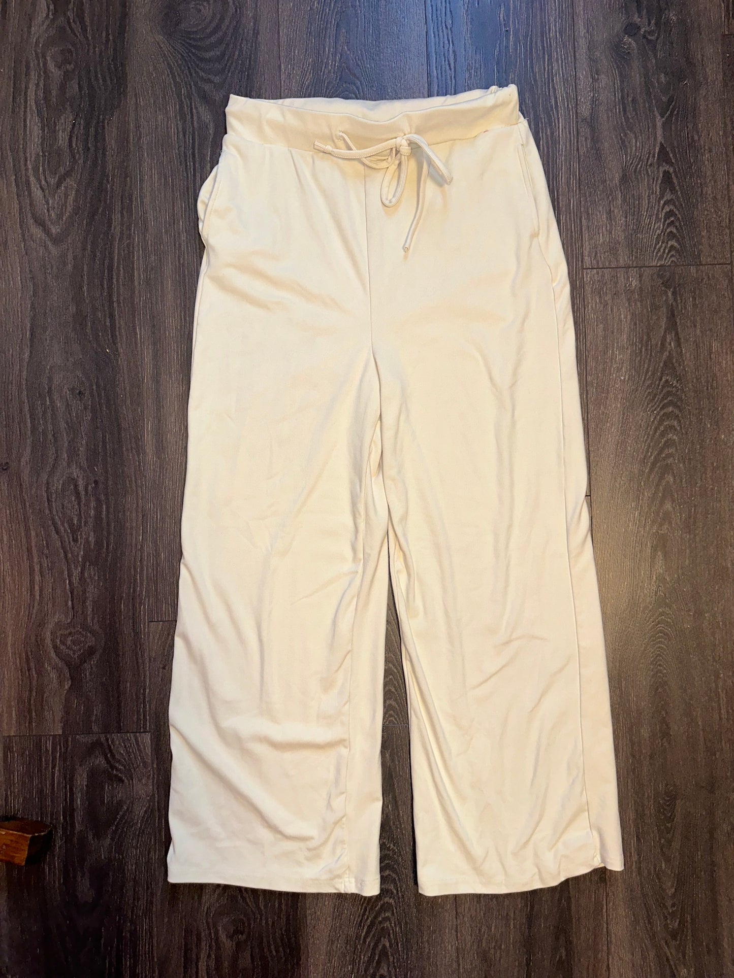 ShoSho (XL) Creme Wide Leg Soft Sweatpants with Pockets