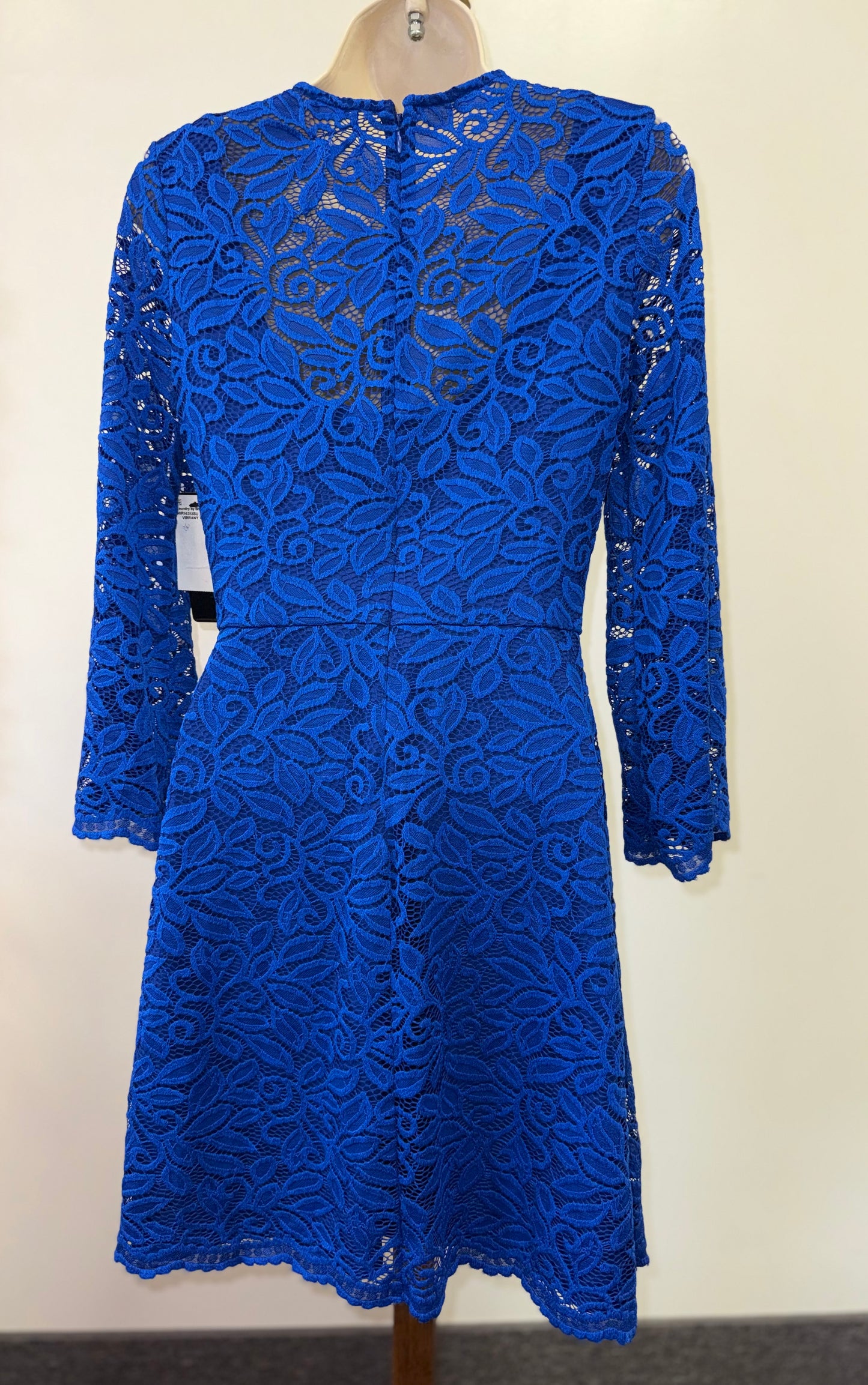 NWT Laundry (4) Brand New Lace Long Sleeve Midi Dress