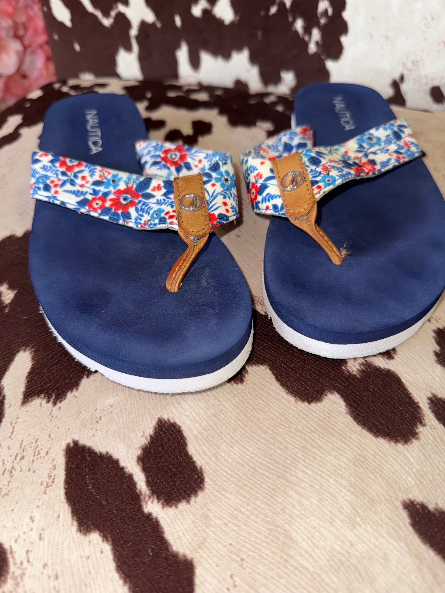 Nautica (7.5) Blue Flip Flops with Floral Pattern Straps