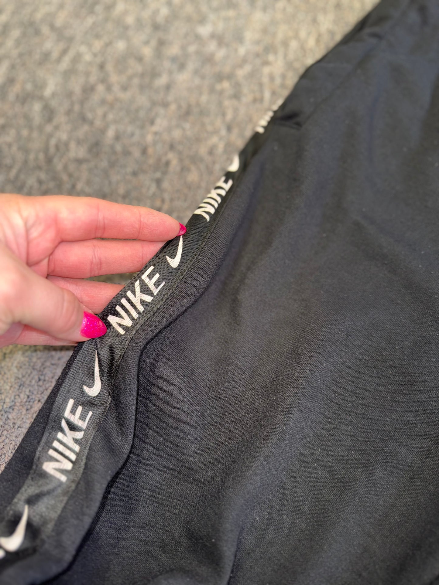 Nike (Large) Kids Black Jogger Sweatpants with Logo Sides