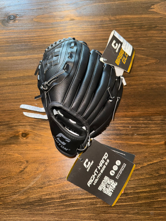 NWT Cipton (Youth 9.5) Brand New Right Hand Baseball Glove