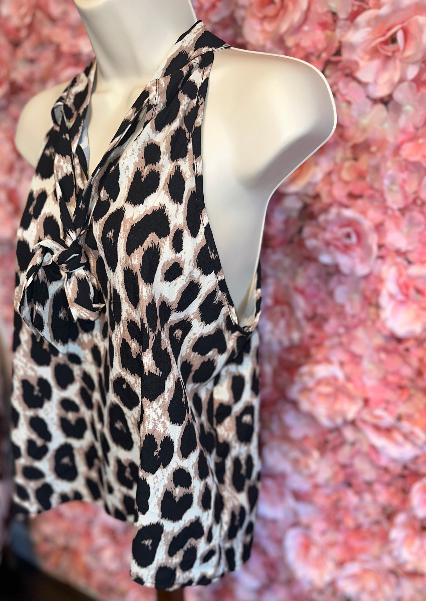 SHEIN Neutral Cheetah Print Lightweight Tank Top with High Neck & Tied Front