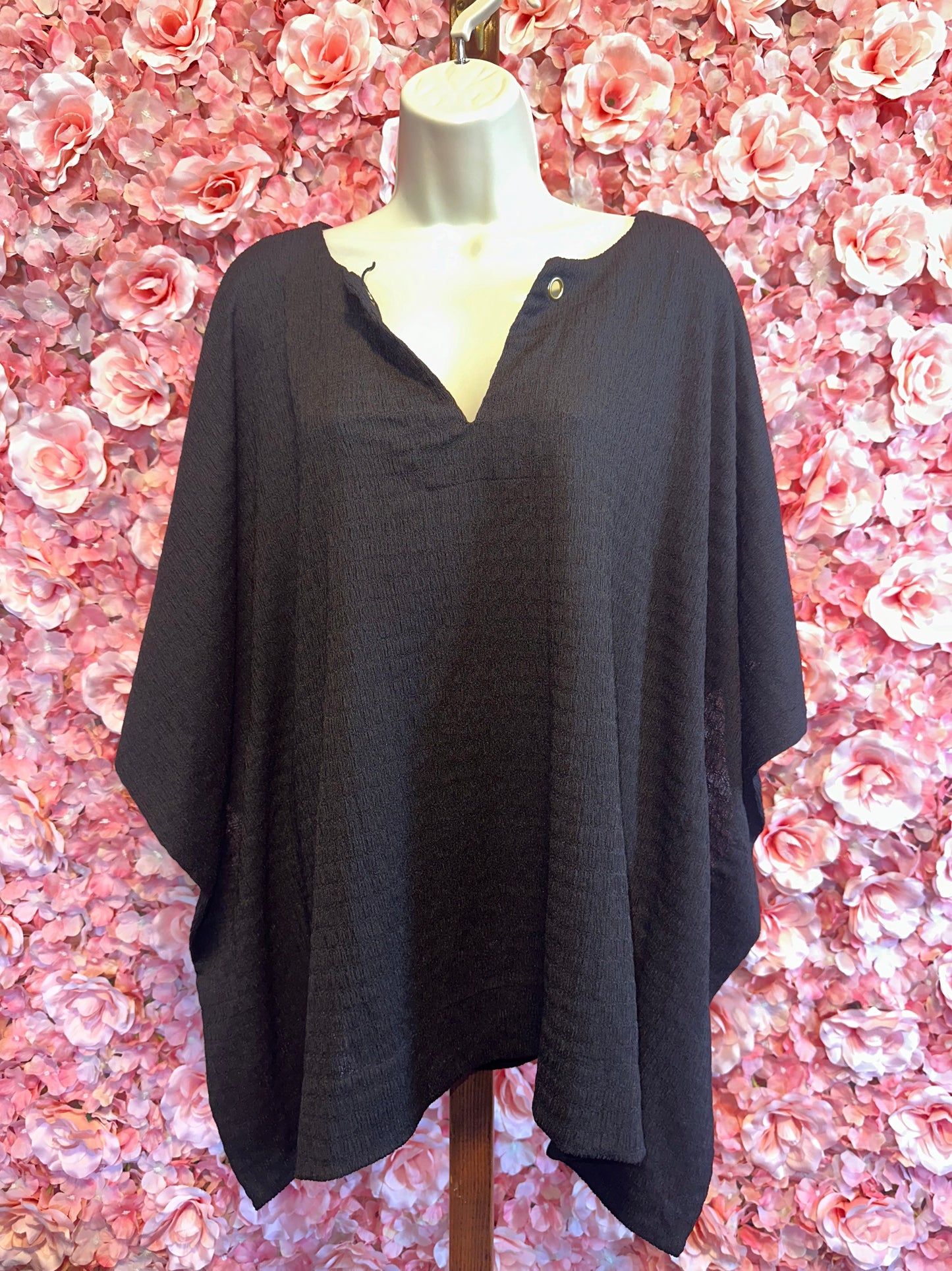 Michael Kors (Large//XL) Black V-Neck Lightweight Blouse