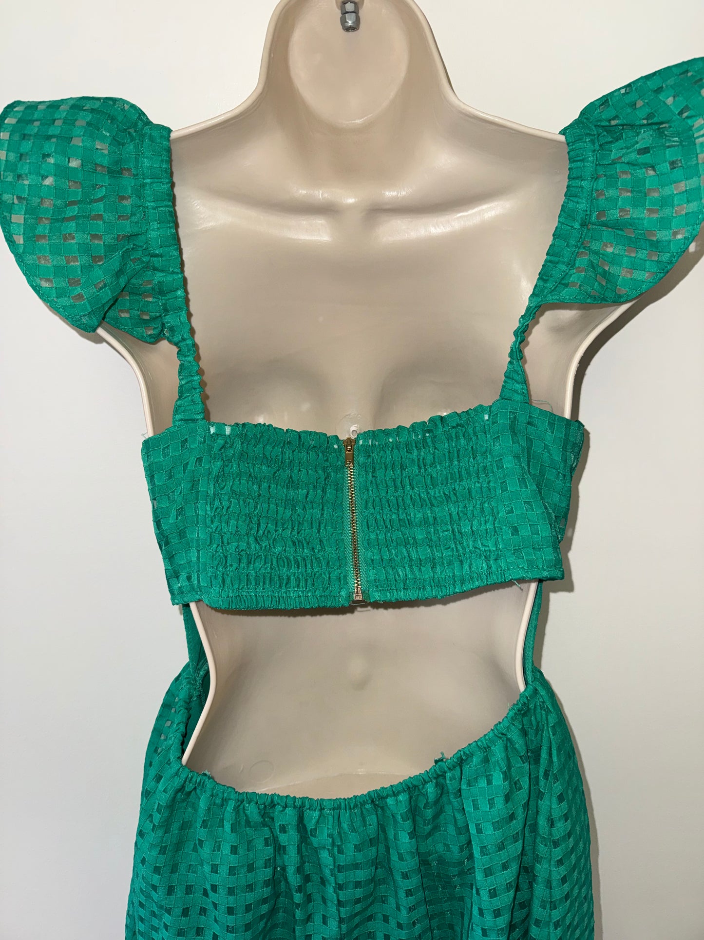 City Vibe (1) Green Midi Open Back Textured Dress with Ruffled Sleeves
