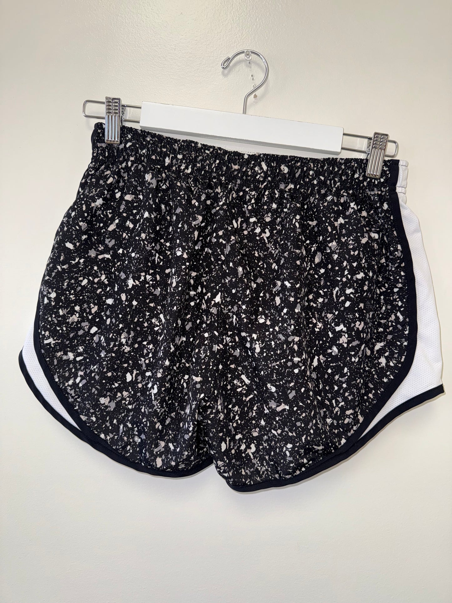 Nike (Medium) Black & White Pattern Dri Fit Sporty Shorts
