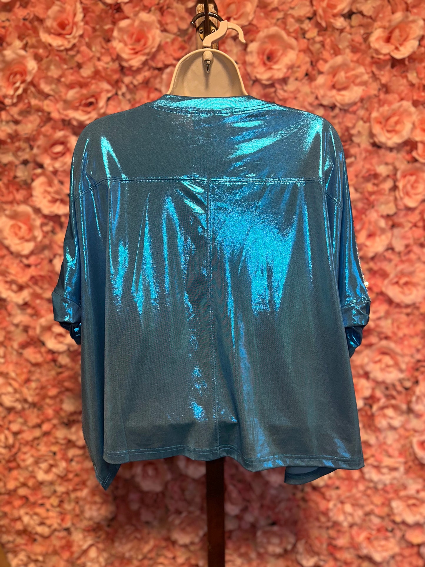 Fantastic Fawn (Retail $99) Blue Sequin Geometric Reflective Cropped Blouse (Medium)