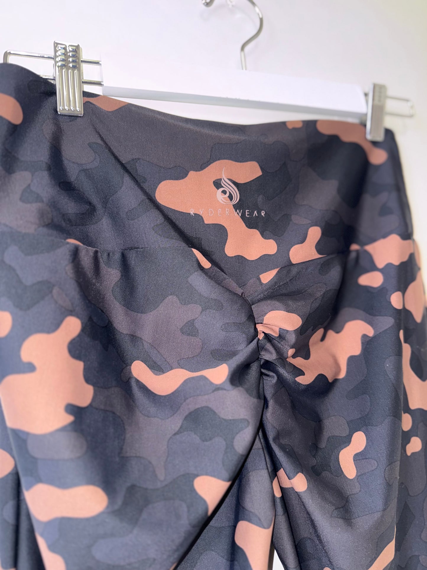 Ryderwear (Large) Black/Tan Bleach Splatter Pattern Butt Sculpt Leggings