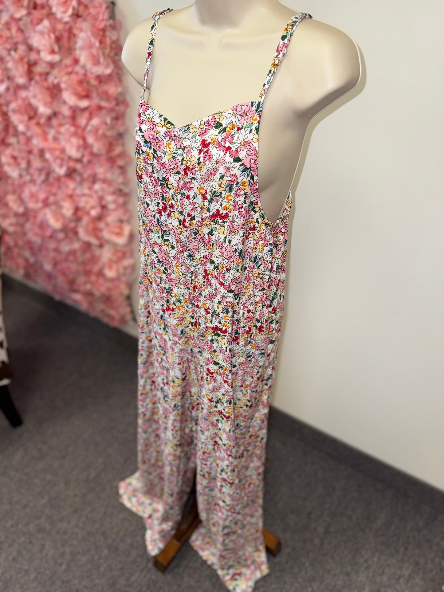 NWT New Style (Medium) Brand New Colorful Floral Jumpsuit with Pockets