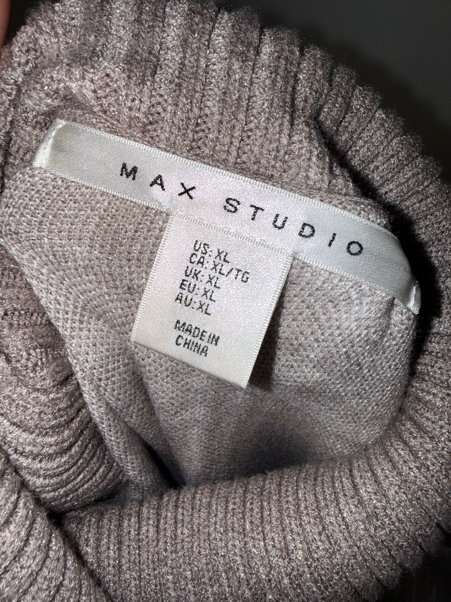 Max Studio (XL) Neutral Plaid Ribbed Turtleneck Sweater