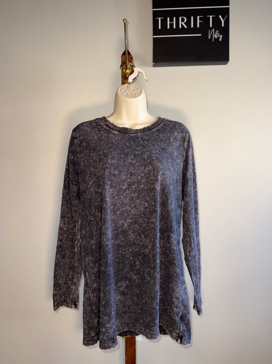 Zenana Outfitters (1X) Black//Grey Acid Wash Pattern Long Sleeve
