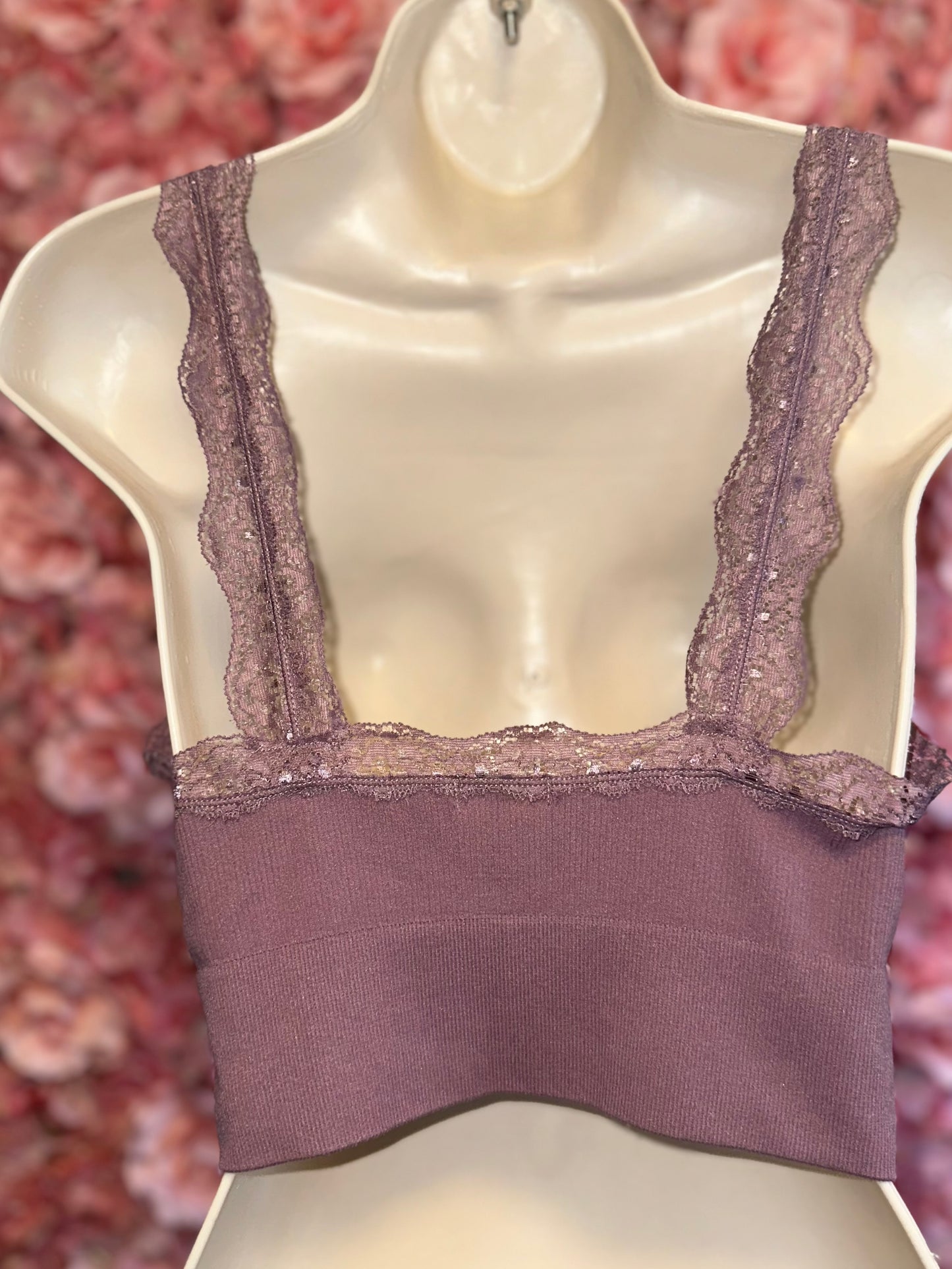 Bozzolo (M/L) Purple Ribbed V-Neck Bra with Lace Straps//Trim