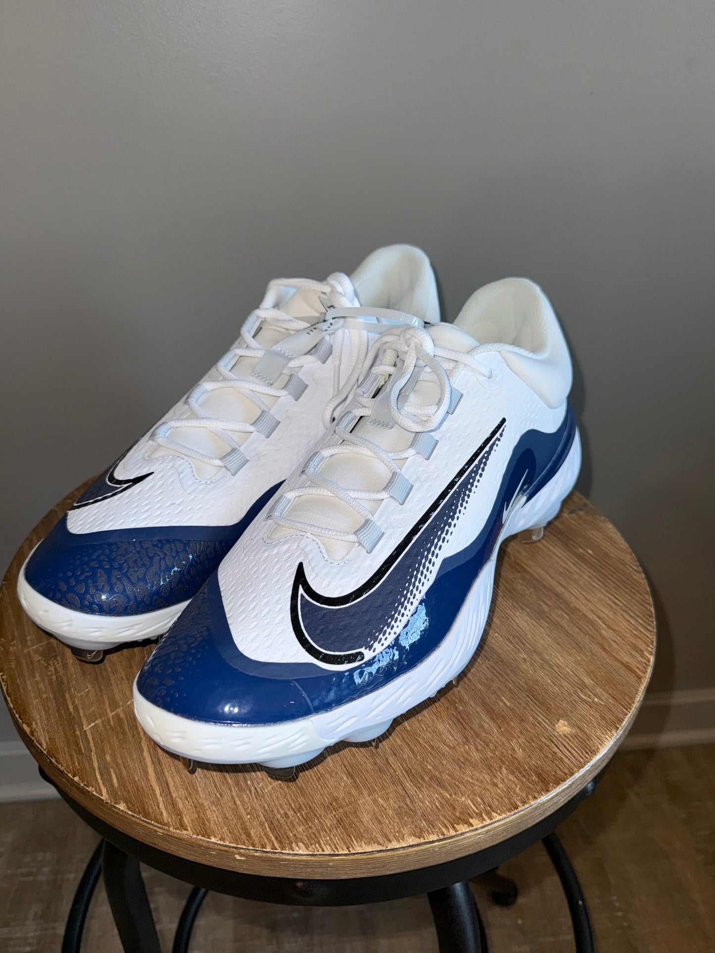Nike (14) Brand New Blue//White Nike React Baseball Cleats